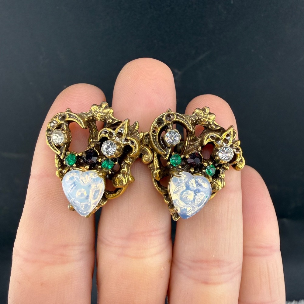 Vintage  Rhinestone Screw Back Earrings Heraldic Opalite Heart Gold Tone READ